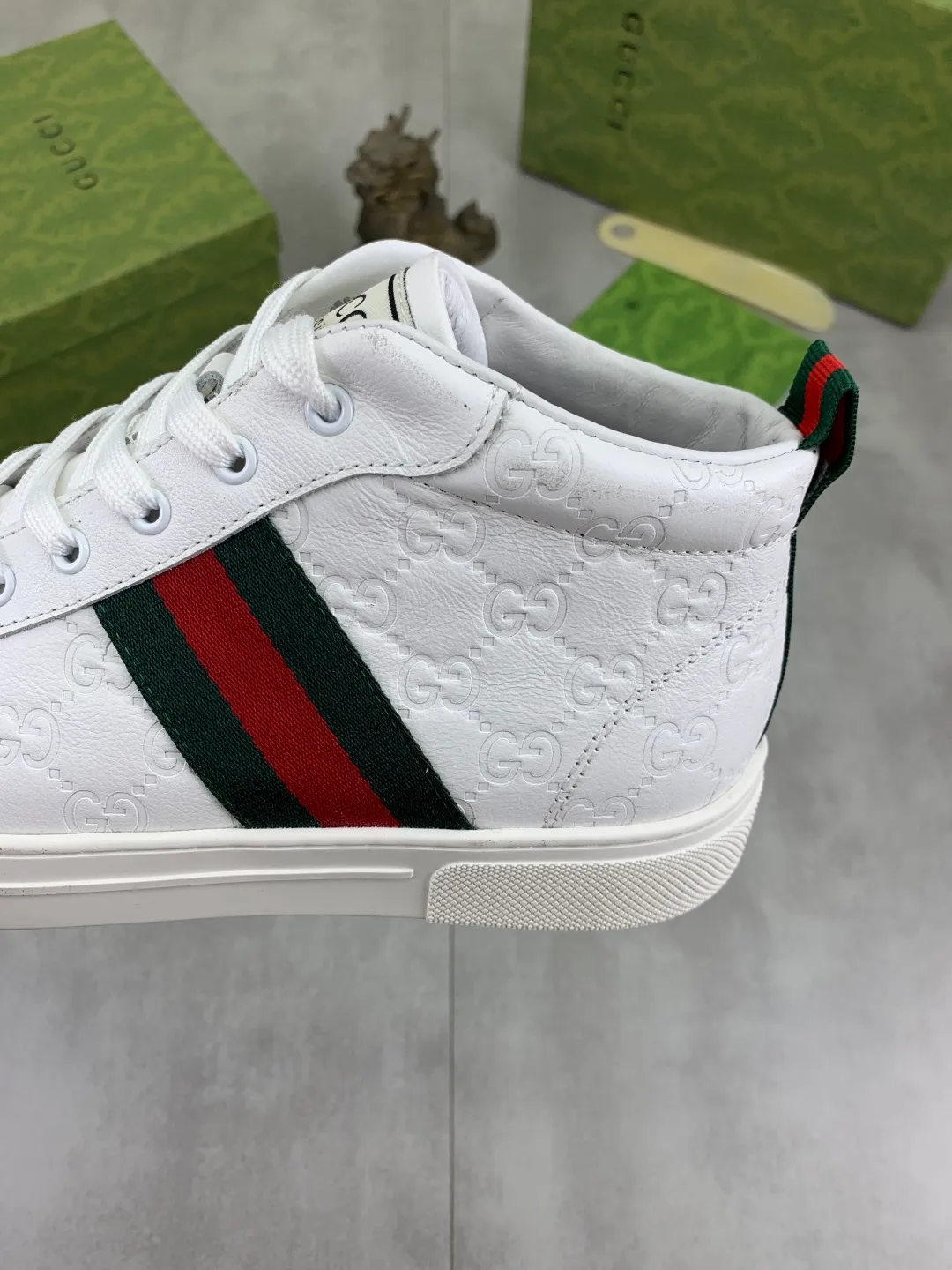 Men's shoes 💰P460 💰[New style]🆘 The latest model from Gucci GUCCI official website 🎁Classic casual fashion high-top men's shoes 👟Hot style 💥The version is simple and elegant, exclusive for trendy men. Unique official website latest brand elements 👑Gucci original decoration, fashionable and generous, original soft calfskin fabric➕Comfortable soft first-layer pigskin lining ✅The official website specifies the wear-resistant casual outsole, the classic model is taken in kind🎬Color: 4️⃣colors available😍Number: 38-44